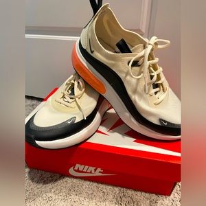 Nike Air Max Dia * Like New